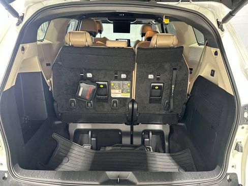 Certified 2023 Toyota Sienna Limited AWD/4WD image 19
