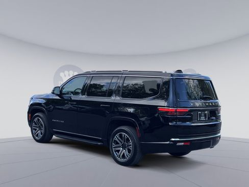 Used 2024 Jeep Wagoneer 4WD w/ Premium Group I image 4
