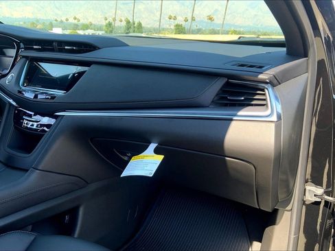 Used 2025 Cadillac XT5 Luxury FWD image 31