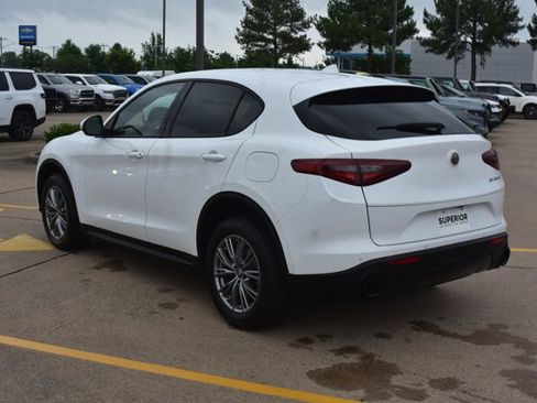 Used 2023 Alfa Romeo Stelvio Sprint RWD image 9