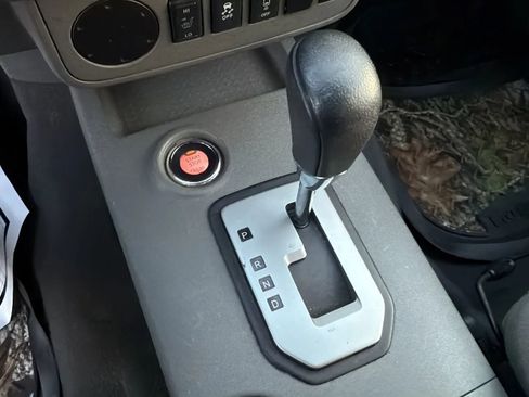 Used 2021 Nissan Frontier SV w/ Midnight Edition Floor Mats image 21