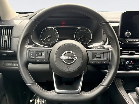Used 2024 Nissan Pathfinder SV FWD image 12