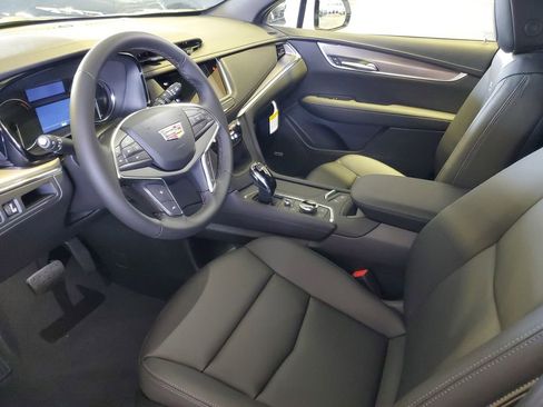 New 2025 Cadillac XT5 Luxury FWD image 15