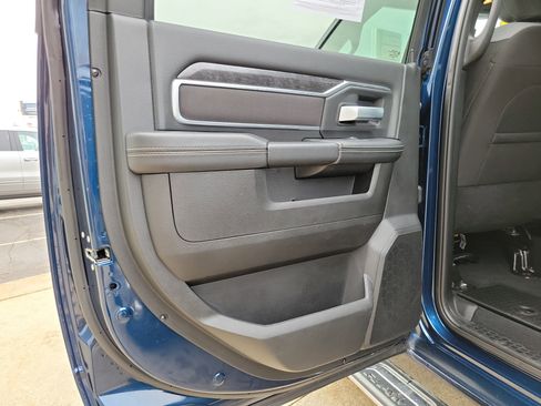 Used 2024 RAM 2500 Big Horn w/ Bed Utility Group image 17