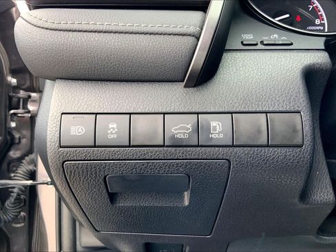 Used 2023 Toyota Camry SE FWD image 33