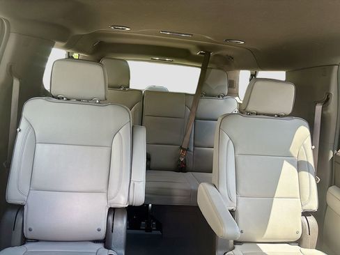 Used 2024 GMC Yukon XL SLT w/ SLT Luxury Package image 26