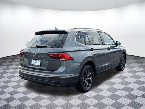Used 2023 Volkswagen Tiguan SE FWD image 9