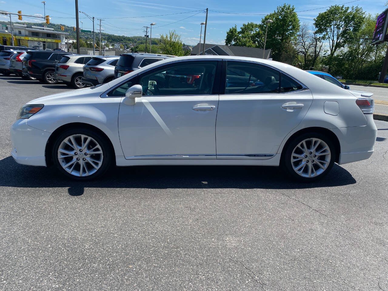 Used 2010 Lexus HS 250h Premium w/ Preferred Accessory Package FWD image 6