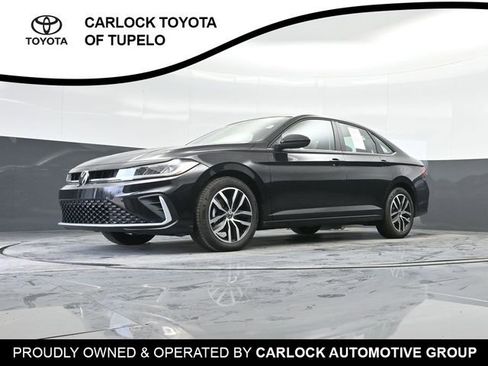 Used 2025 Volkswagen Jetta SE w/ Sunroof Package image 41