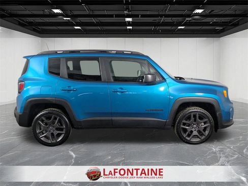 Used 2021 Jeep Renegade Latitude w/ Sun & Sound Group image 6