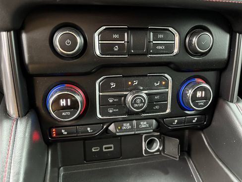 Used 2021 Chevrolet Tahoe RST w/ Luxury Package image 16