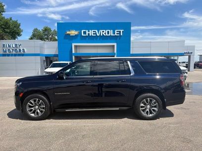 Used 2023 Chevrolet Suburban LT w/ Luxury Package