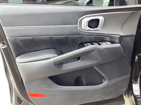 Used 2022 Kia Sorento SX image 17