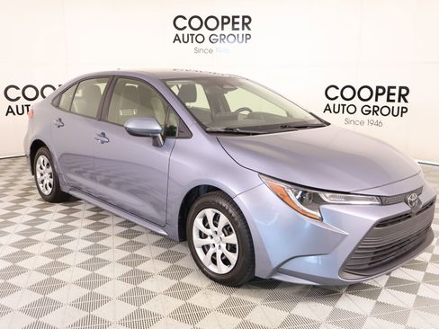 Used 2023 Toyota Corolla LE FWD image 1