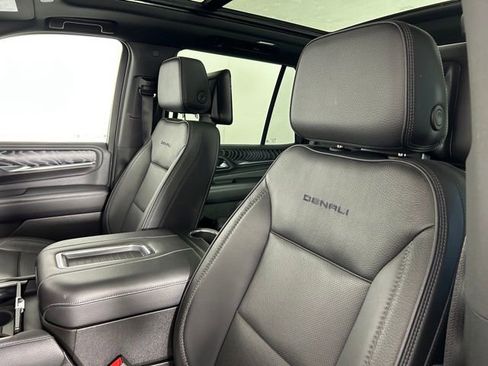 Used 2023 GMC Yukon Denali w/ LPO, Floor Liner Package AWD/4WD image 16