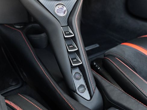Used 2020 McLaren 720S Performance RWD image 30