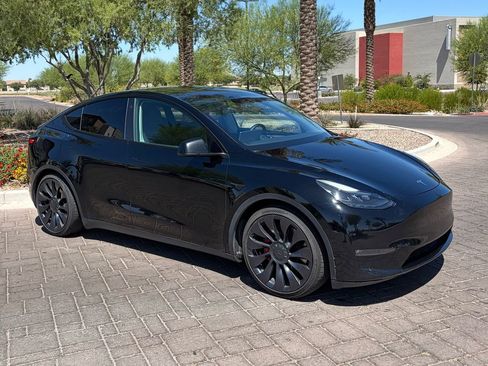 Used 2023 Tesla Model Y Performance AWD/4WD image 6