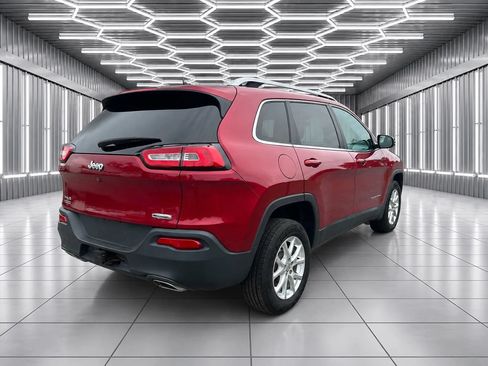 Used 2015 Jeep Cherokee Latitude w/ Cold Weather Group AWD/4WD image 4