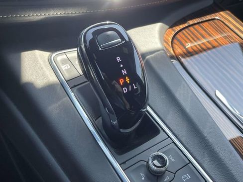 Used 2023 Cadillac Escalade Premium Luxury image 22