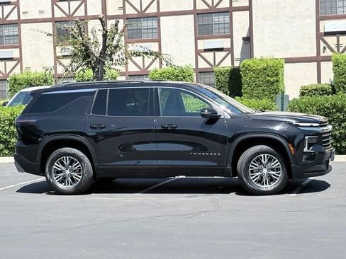 Used 2024 Chevrolet Traverse LT AWD/4WD image 4