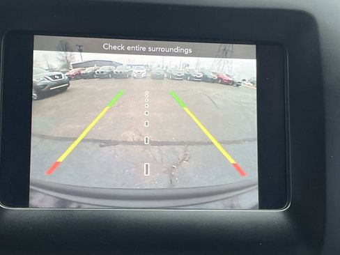 Used 2019 Jeep Cherokee Latitude Plus image 11