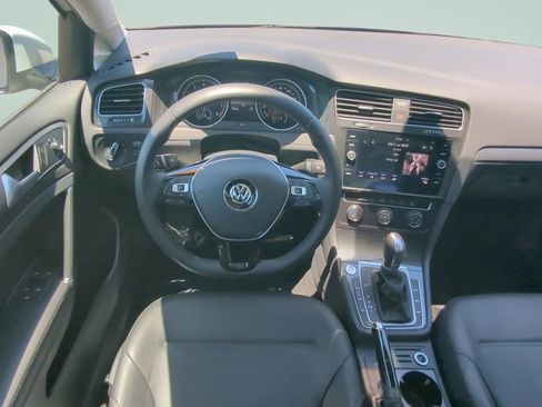 Used 2019 Volkswagen Golf SE FWD image 10