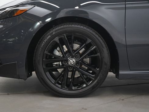 Used 2025 Toyota Camry SE image 28