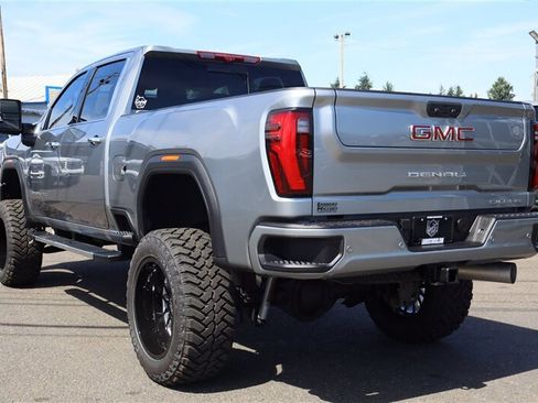 Used 2025 GMC Sierra 3500 Denali w/ Technology Package AWD/4WD image 3