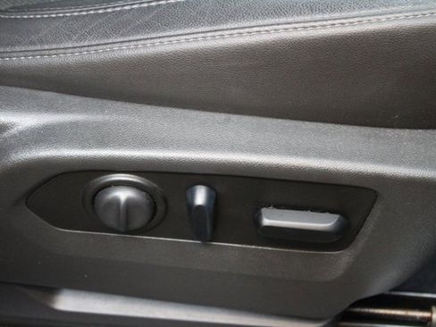 Used 2019 Chevrolet Silverado 1500 LTZ image 10