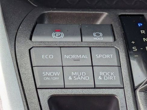 Used 2024 Toyota RAV4 LE image 22