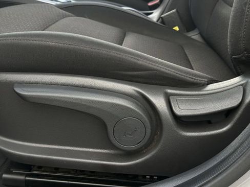 Used 2020 Hyundai Elantra SE w/ Cargo Package (C1) FWD image 24