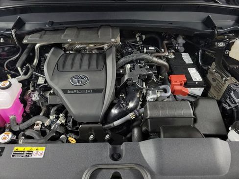 Used 2025 Toyota Grand Highlander AWD image 13