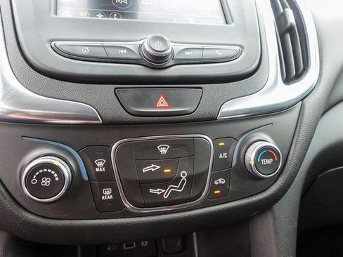 Used 2021 Chevrolet Equinox LT image 19