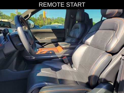 Used 2025 Lincoln Navigator Black Label AWD/4WD image 18