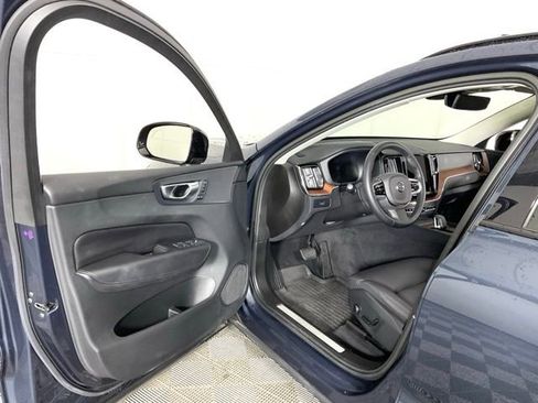 Certified 2023 Volvo XC60 B5 Plus w/ Climate Package AWD/4WD image 24