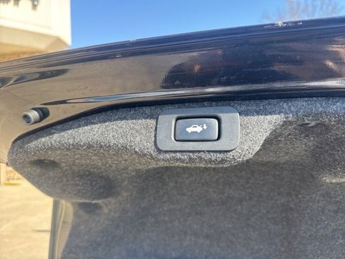 Used 2016 Lexus ES 350 w/ Luxury Package w/Wood Trim image 38