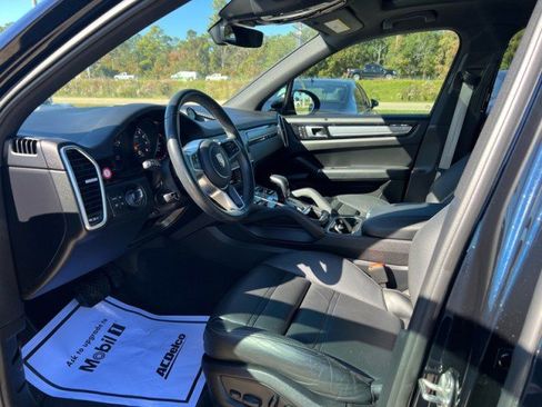 Used 2023 Porsche Cayenne image 22