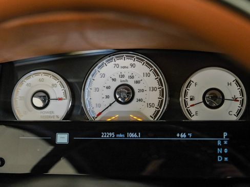 Used 2018 Rolls-Royce Wraith image 16