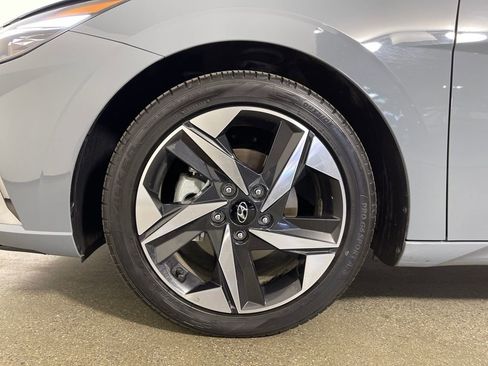 Certified 2023 Hyundai Elantra Limited image 11