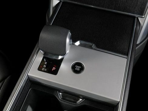 New 2025 Land Rover Range Rover SE image 13