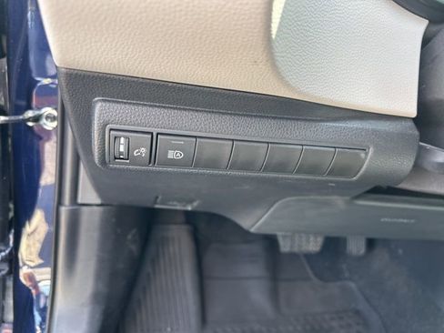 Used 2025 Toyota Corolla LE FWD image 16