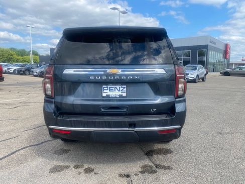 Used 2021 Chevrolet Suburban LT w/ Luxury Package AWD/4WD image 12