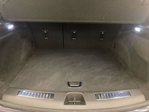 Used 2025 Cadillac XT4 Premium Luxury image 8