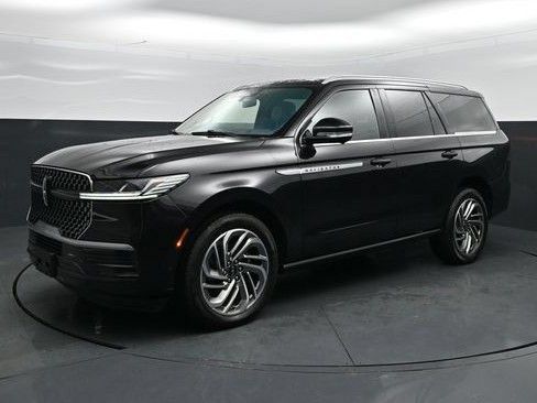 Used 2025 Lincoln Navigator Reserve AWD/4WD image 1