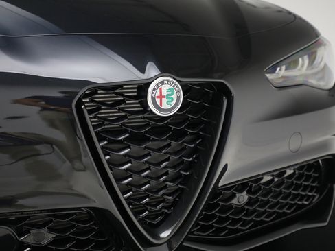 New 2025 Alfa Romeo Giulia Intensa w/ Driving Assist Package image 25