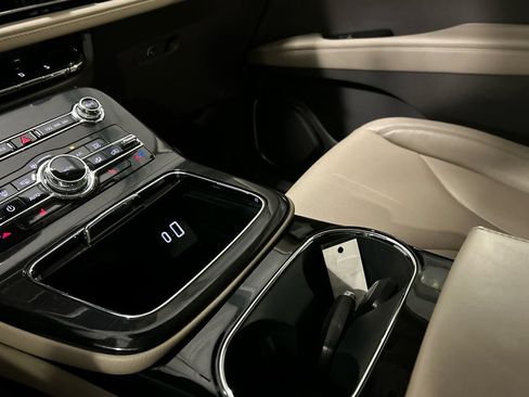 Used 2023 Lincoln Nautilus AWD w/ Premium Package image 19