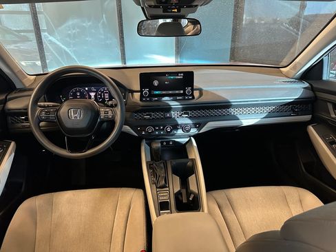Used 2024 Honda Accord EX image 9