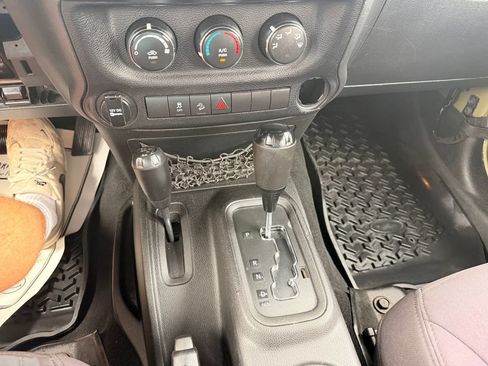 Used 2013 Jeep Wrangler Unlimited Sport AWD/4WD image 20