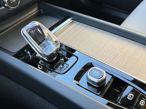 New 2026 Volvo XC60 B5 Plus w/ Protection Package Premier image 19