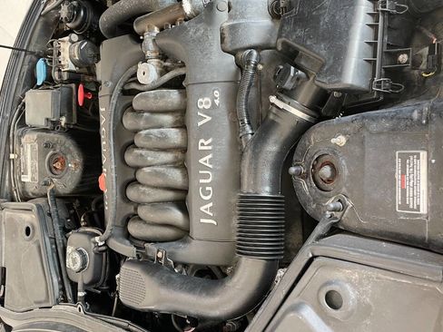 Used 2002 Jaguar XK8 XK8 2dr Convertible image 38